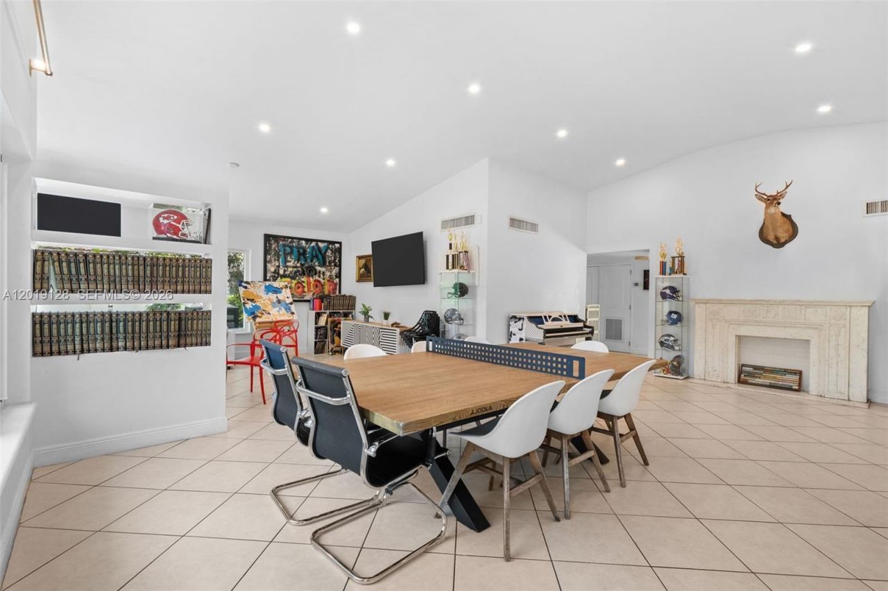 3758 Prairie Ave , Miami Beach, FL 33140 Photo