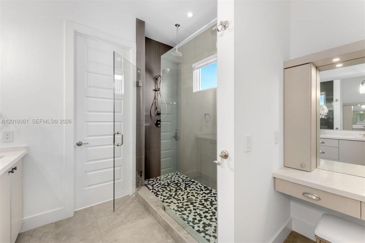 13040 N Bayshore Dr , North Miami, FL 33181 Photo