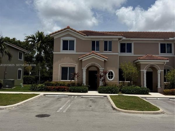 2355 SE 10th St , Homestead, FL 33035