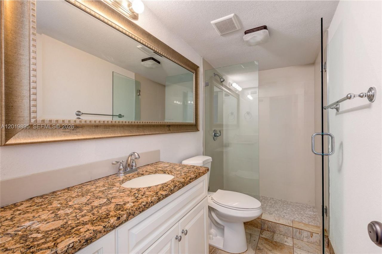 228 SW 23rd Rd , Unit FRONT, Miami, FL 33129 Photo
