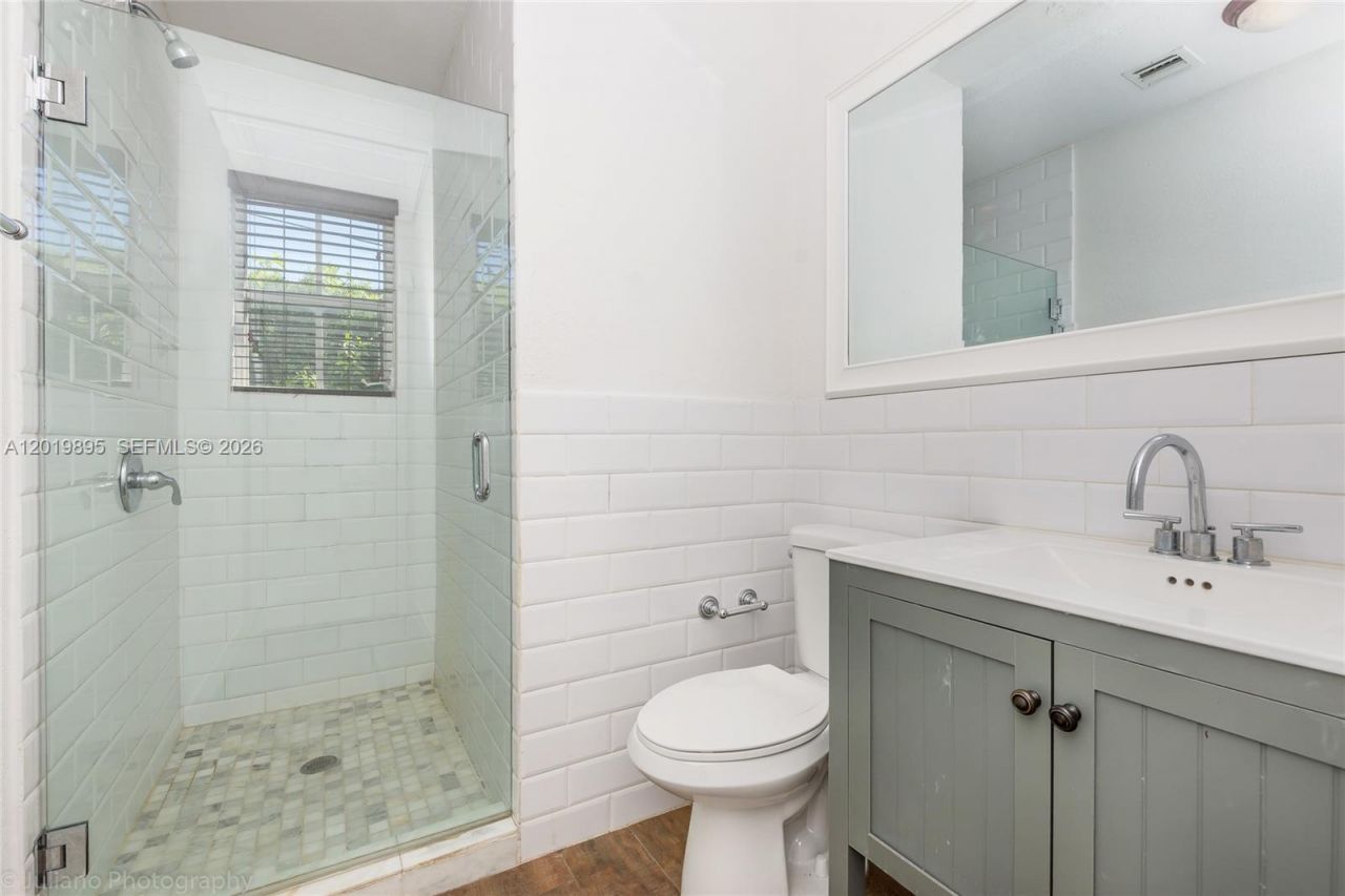 228 SW 23rd Rd , Unit FRONT, Miami, FL 33129 Photo