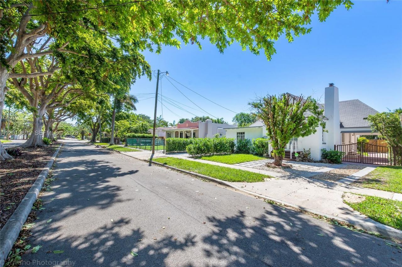 228 SW 23rd Rd , Unit FRONT, Miami, FL 33129 Photo
