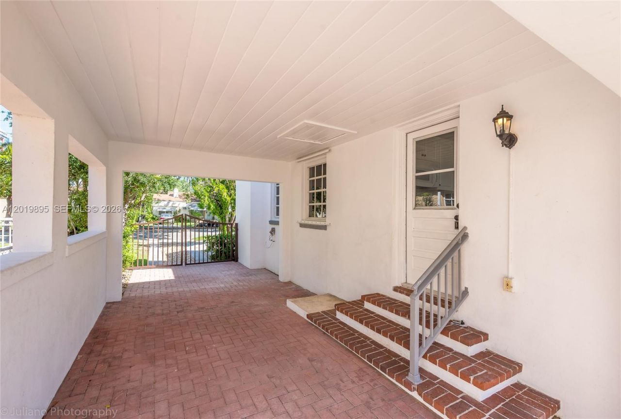228 SW 23rd Rd , Unit FRONT, Miami, FL 33129 Photo