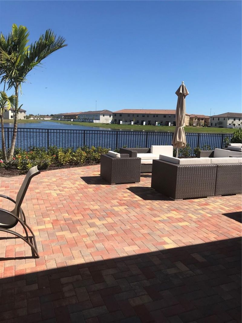 9333 W 34th Ct , Unit 9333, Hialeah, FL 33018 Photo