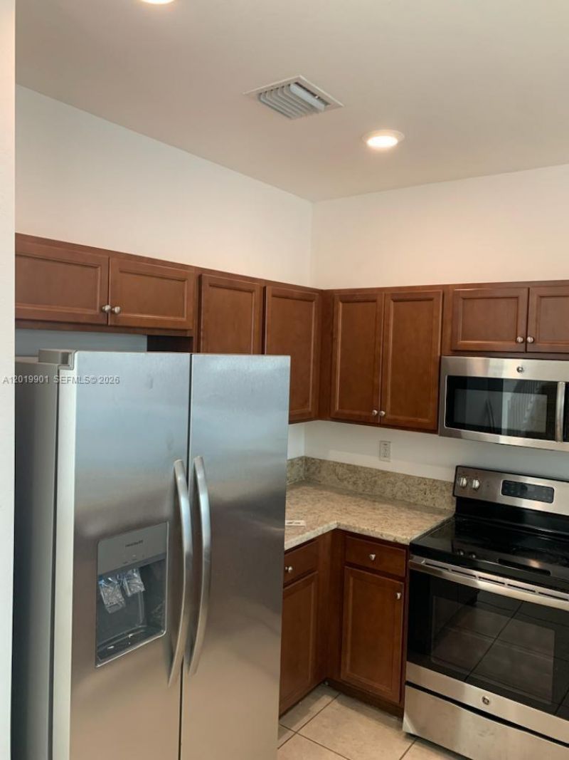 9333 W 34th Ct , Unit 9333, Hialeah, FL 33018 Photo