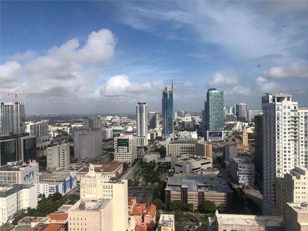 151 SE 1st St , Miami, FL 33131