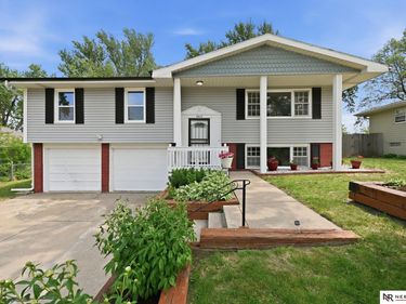 4417 N 94 Street , Omaha, NE 68134