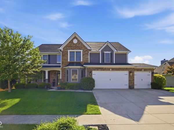 1841 Versailles Drive , Greenwood, IN 46143