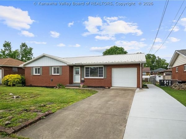 2012 Washinton Avenue, St Albans, WV 25177