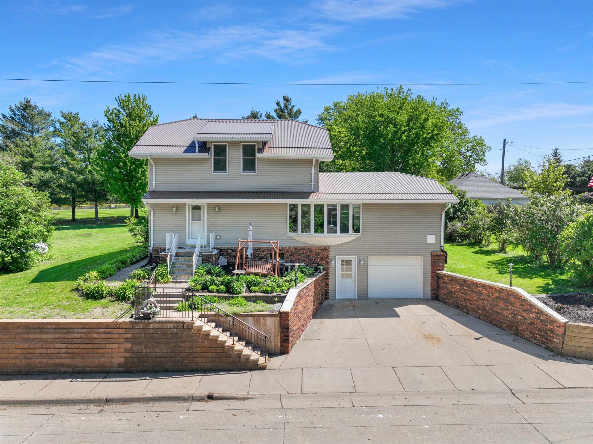 585 Balltown Road, Sherrill, IA 52073 Main Photo