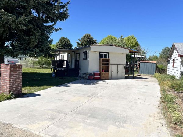 380 Orchard St, Gooding, ID 83330