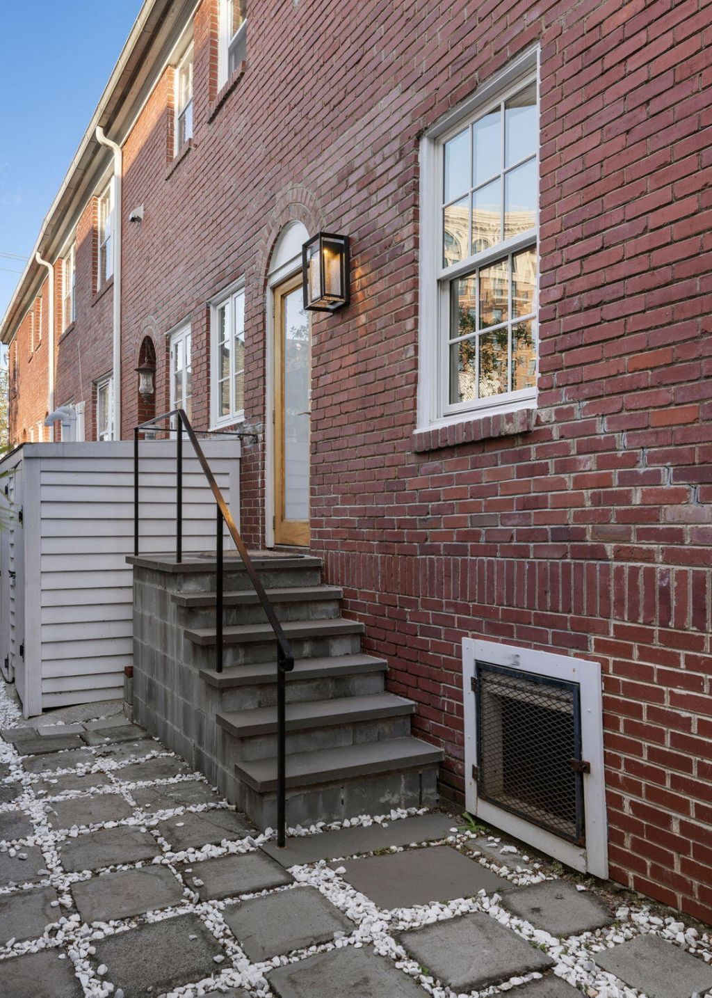 301 Broad Street Photo 28