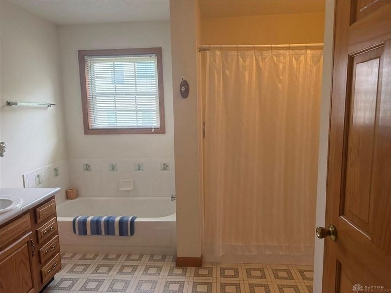 313 Sharon Court, Middletown, OH 45042 Photo 14