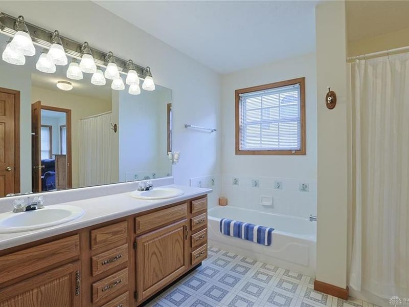 313 Sharon Court, Middletown, OH 45042 Photo 20