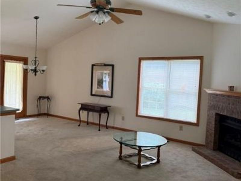 313 Sharon Court, Middletown, OH 45042 Photo 5