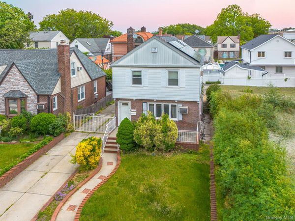 75-75 180th Street , Fresh Meadows, NY 11366