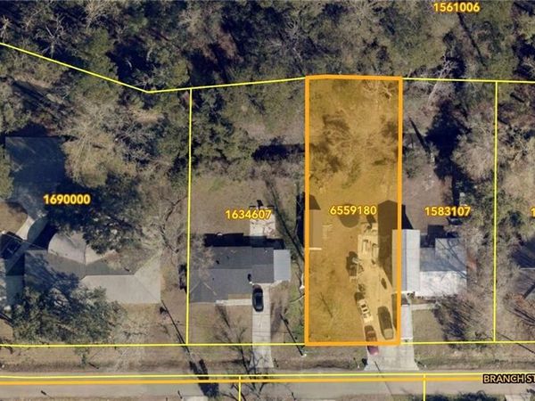 320 BRANCH Street , Ponchatoula, LA 70454