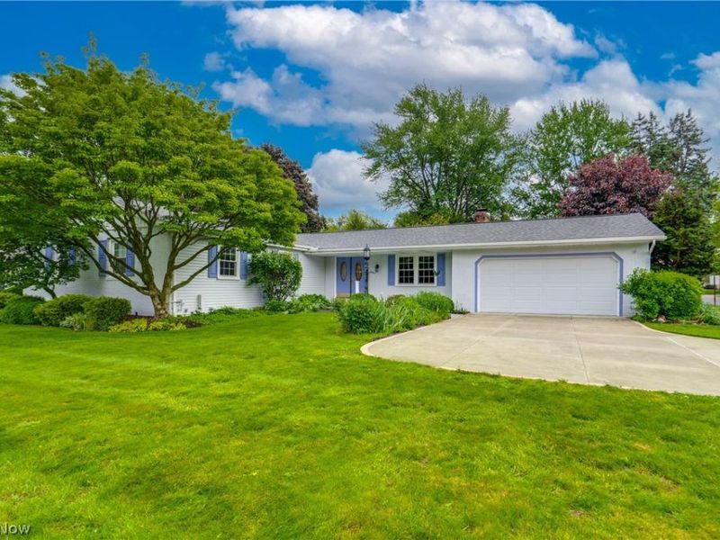 2420 Orchid Street NW, North Canton, OH 44720 Photo 2