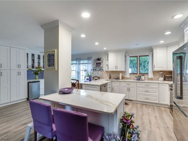 2420 Orchid Street NW, North Canton, OH 44720