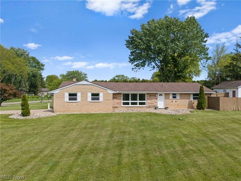5544 Fairwood Avenue NW, North Canton, OH 44720 Photo 2