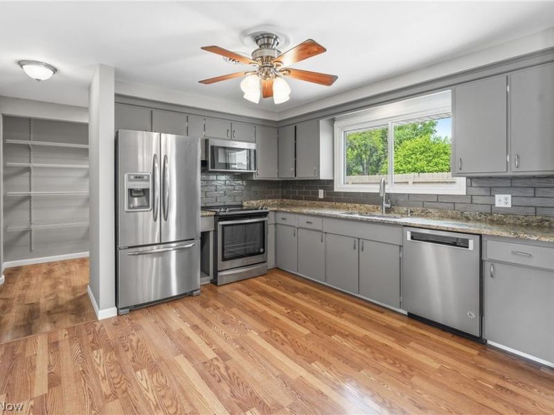 5544 Fairwood Avenue NW, North Canton, OH 44720 Photo 5