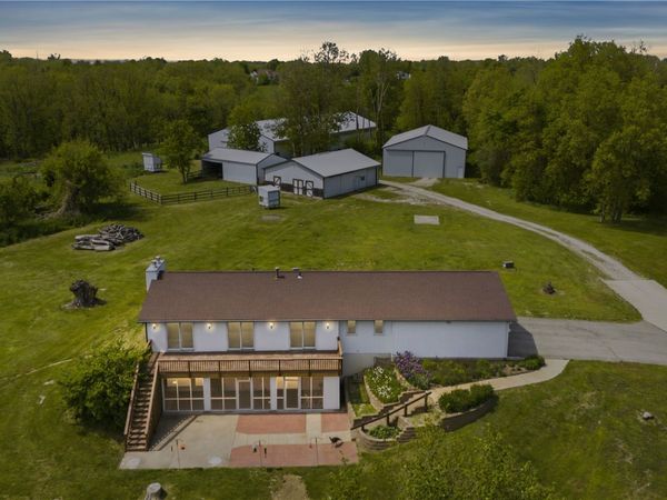 10611 Hawks Haven Road , Cedar Rapids, IA 52411