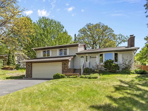 4708 Laura Lane, Shoreview, MN 55126