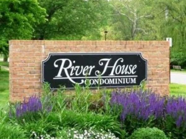 1209 Island Drive, Unit 204, Ann Arbor, MI 48105