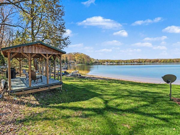 7075 N Poplar Road, Free Soil, MI 49411
