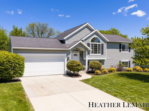 2070 Shiloh Point Drive SE, Grand Rapids, MI 49546