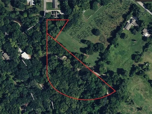 7027 Warwick Street, Shawnee, KS 66218