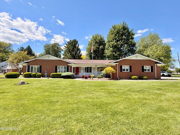 1900 Port Clinton Road , Fremont, OH 43420