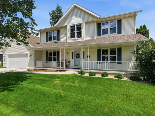 909 Bristol Court, Stoughton, WI 53589