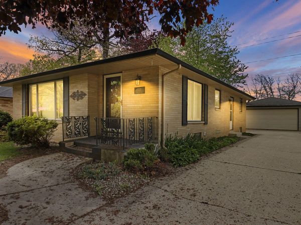 5025 Harrison Rd, Pleasant Prairie, WI 53142