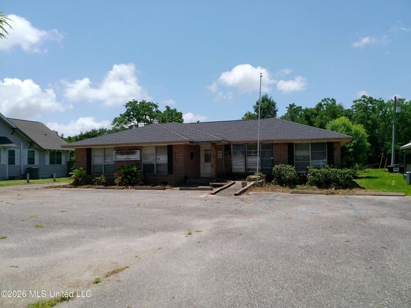 14121 Dedeaux Road, Gulfport, MS 39503