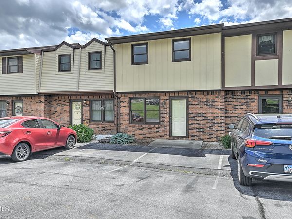 225 Oakcrest Circle, Bristol, VA 24201