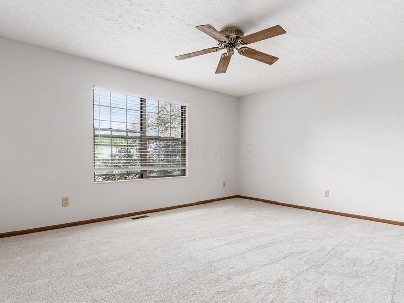 2148 Dunkeld Drive, Grove City, OH 43123 Photo 17