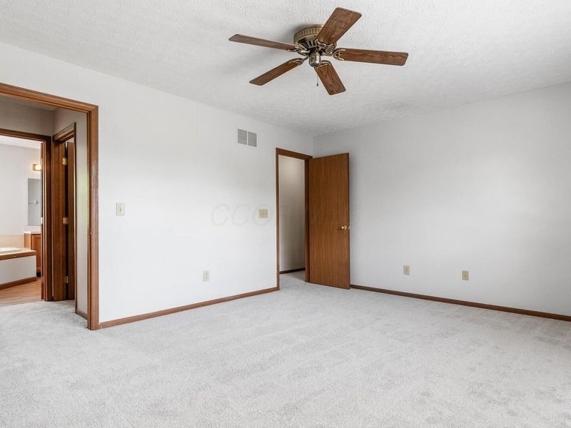 2148 Dunkeld Drive, Grove City, OH 43123 Photo 18