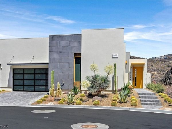 692 Scenic Cliff Drive , Henderson, NV 89012