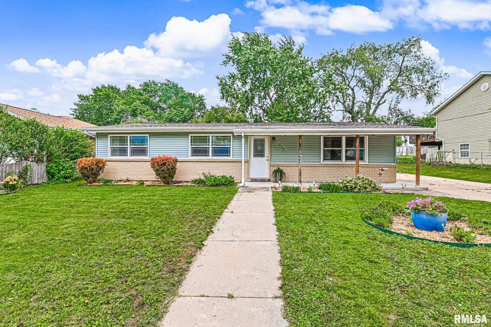 132 Center Street, North Pekin, IL 61554 Main Photo