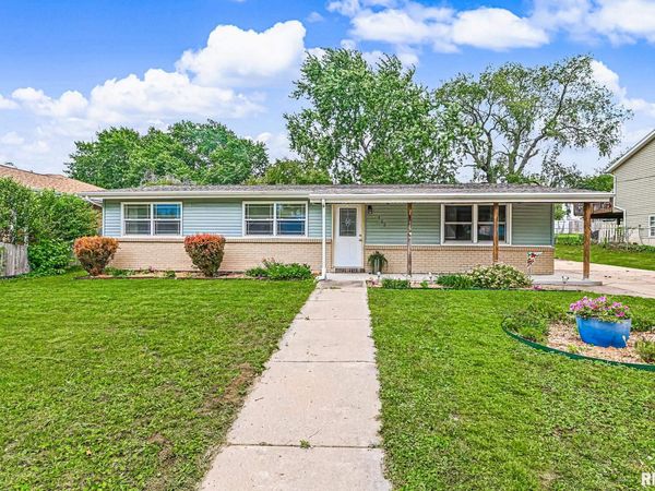 132 CENTER Street, North Pekin, IL 61554