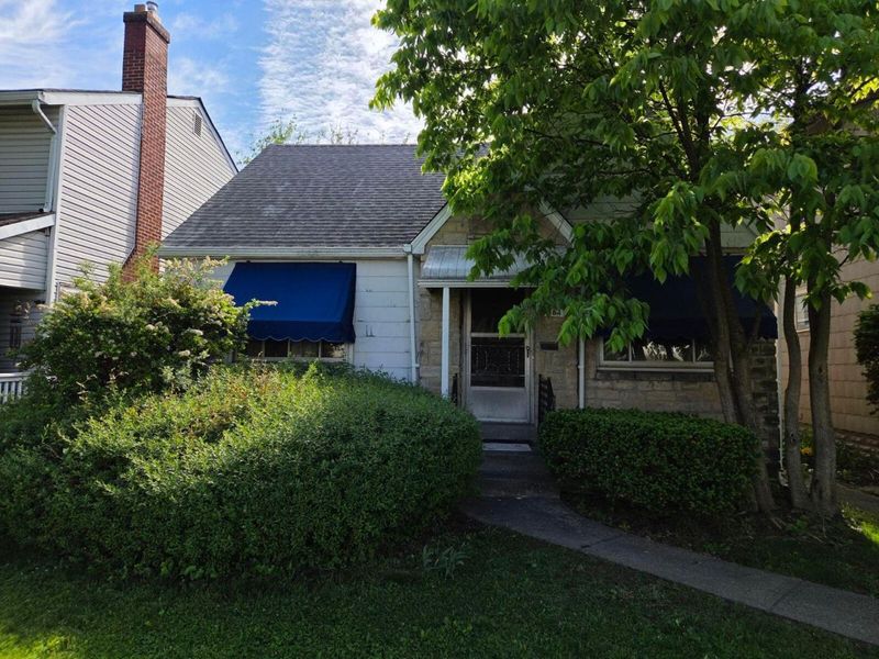 584 Chestershire Road , Columbus, OH 43204 Photo 1