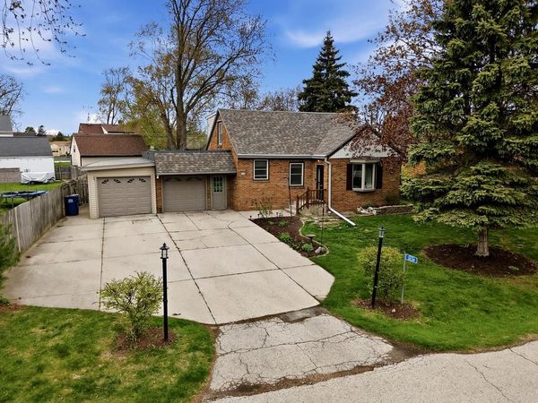 3634 Koehler DRIVE, Sheboygan, WI 53083