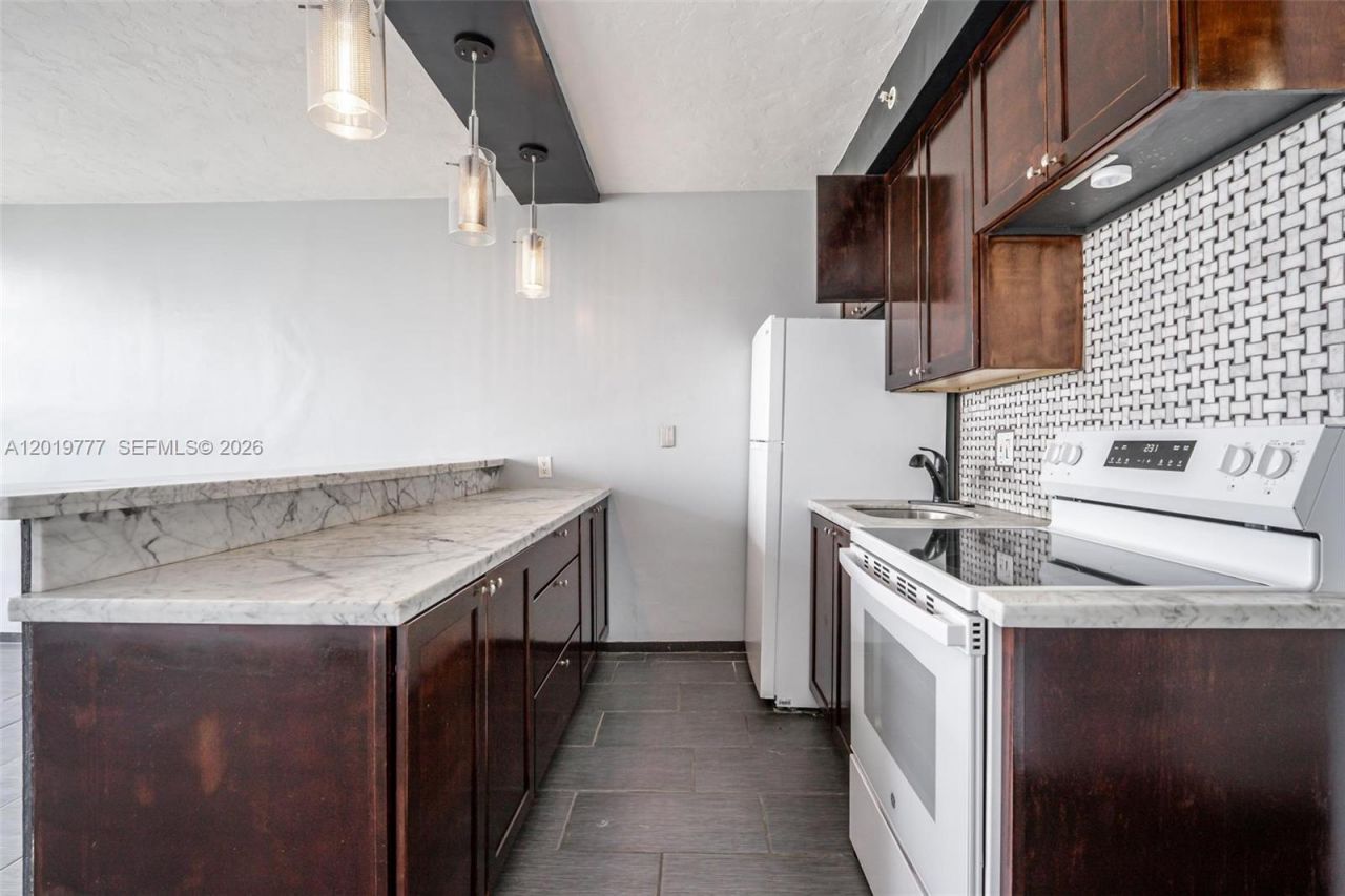 1720 Harrison St , Unit 9F, Hollywood, FL 33020 Photo