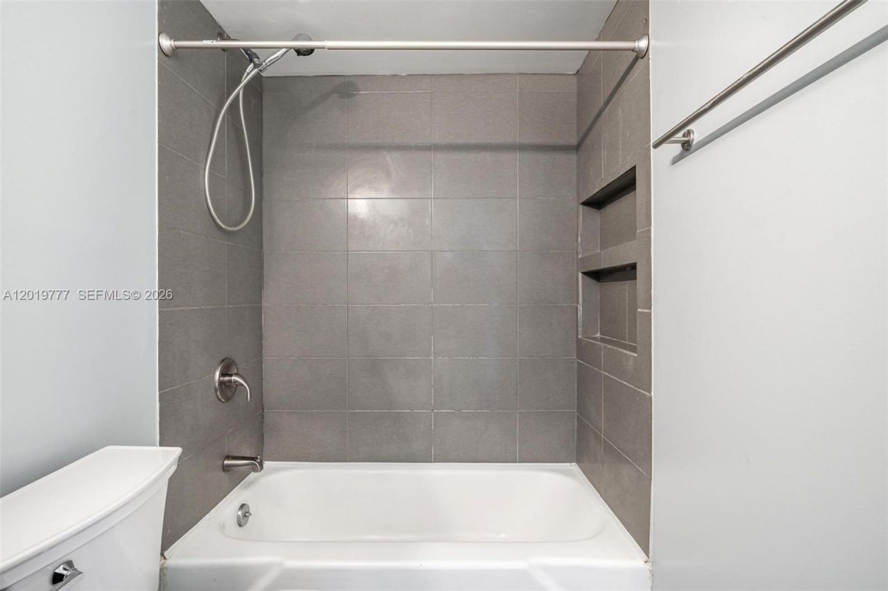 1720 Harrison St , Unit 9F, Hollywood, FL 33020 Photo