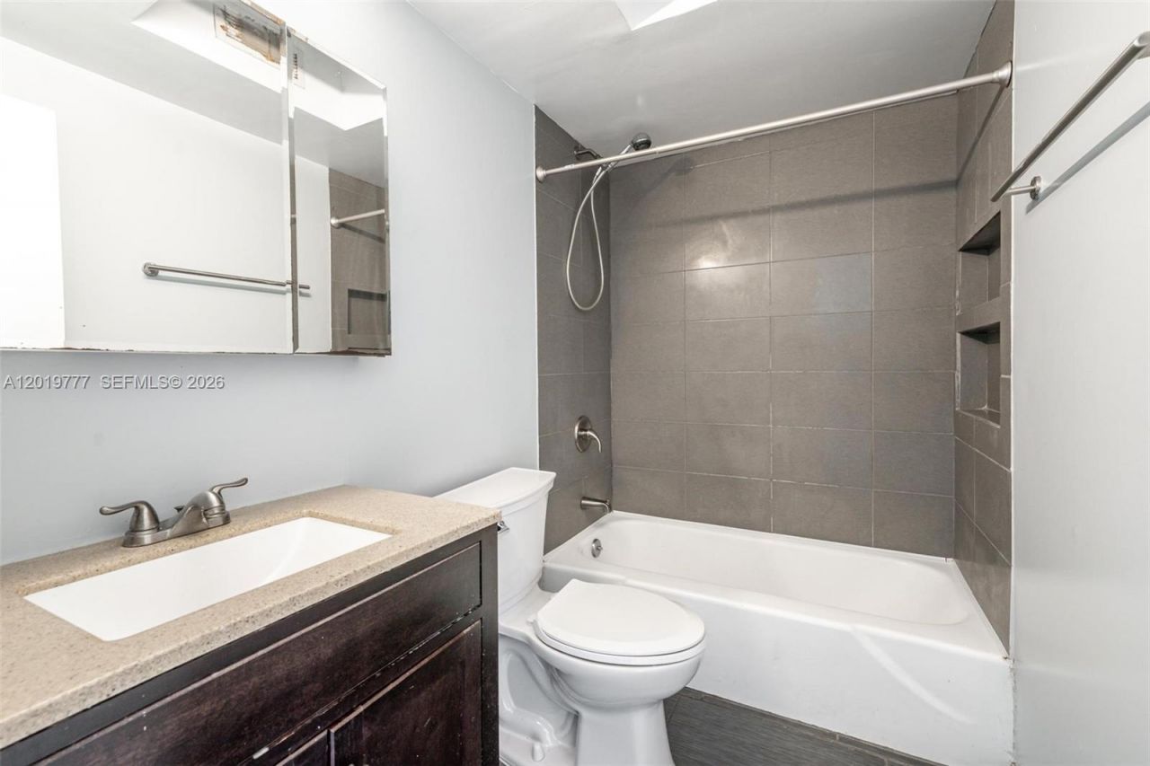 1720 Harrison St , Unit 9F, Hollywood, FL 33020 Photo