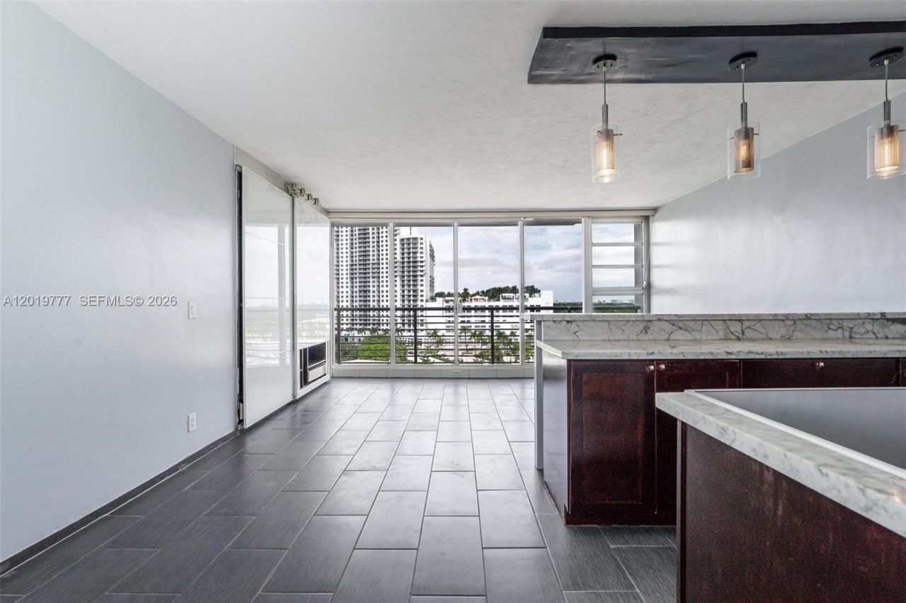 1720 Harrison St , Unit 9F, Hollywood, FL 33020 Photo