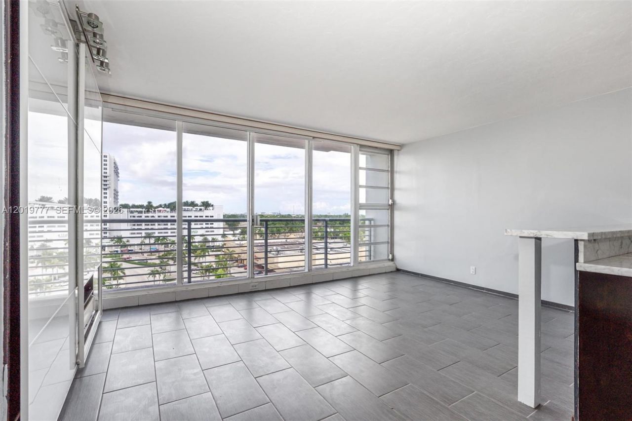 1720 Harrison St , Unit 9F, Hollywood, FL 33020 Photo