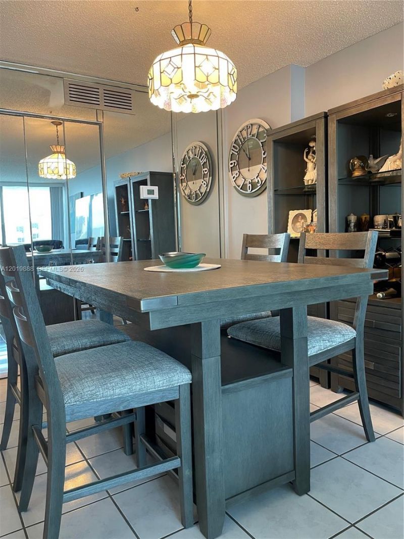 2655 Collins Ave , Unit 1907, Miami Beach, FL 33140 Photo