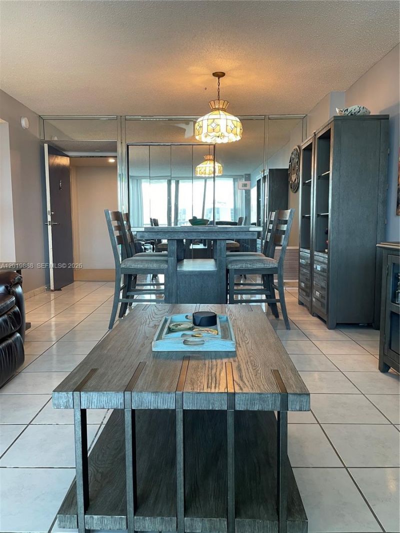 2655 Collins Ave , Unit 1907, Miami Beach, FL 33140 Photo